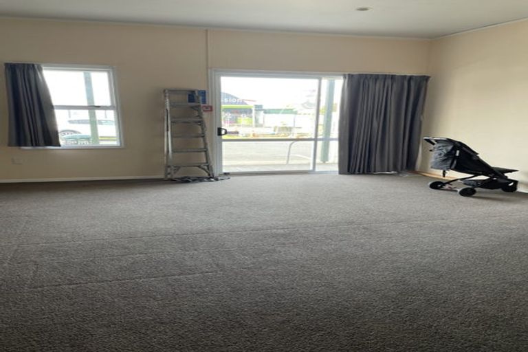 Photo of property in 1 Oxford Street, Tirau, 3410