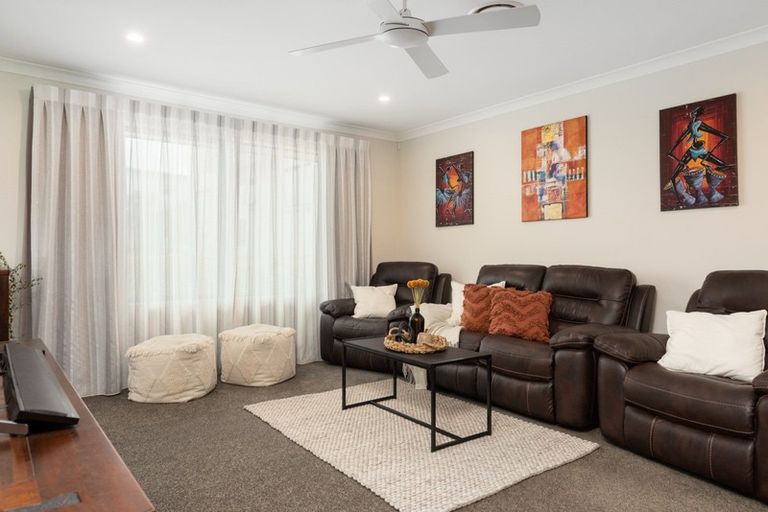 Photo of property in 2 Raptor Way, Welcome Bay, Tauranga, 3175
