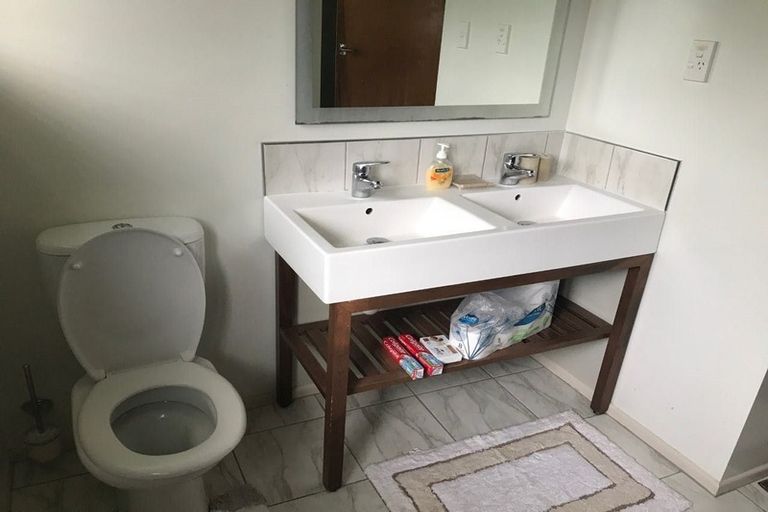 Photo of property in 16 Kelvin Place, Hamilton East, Hamilton, 3216