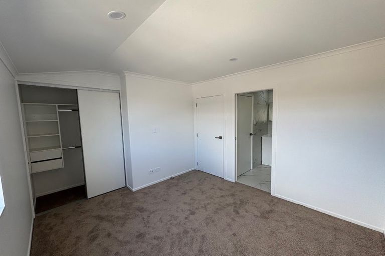 Photo of property in 56d Cyclamen Road, Mangere, Auckland, 2022