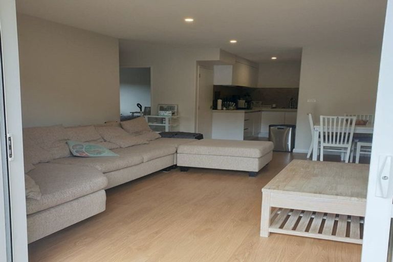 Photo of property in 28 Golden Morning Drive, Albany Heights, Auckland, 0632