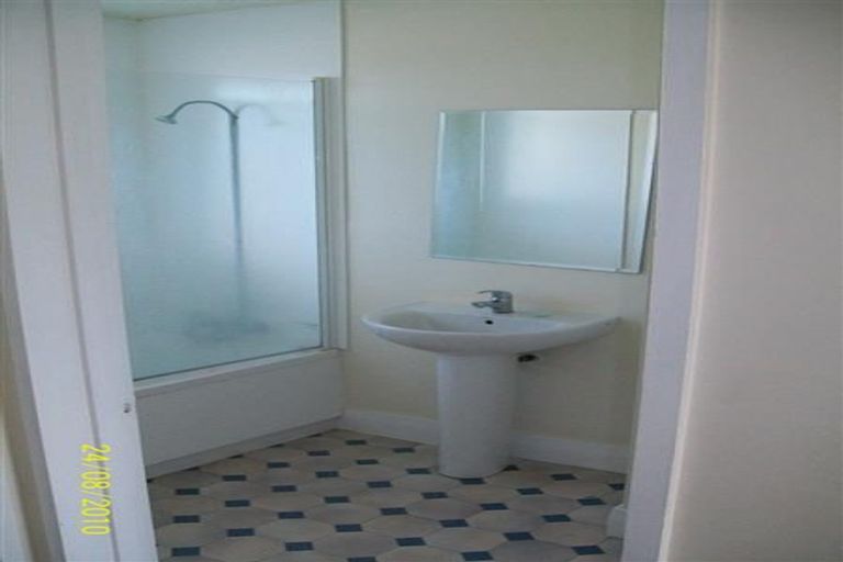 Photo of property in 1/565a Ferry Road, Woolston, Christchurch, 8023