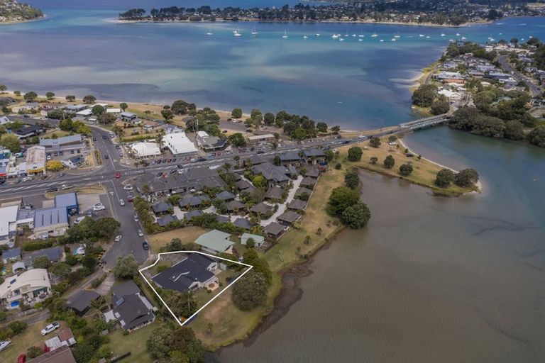 Photo of property in 10 Marquet Place, Tairua, 3508