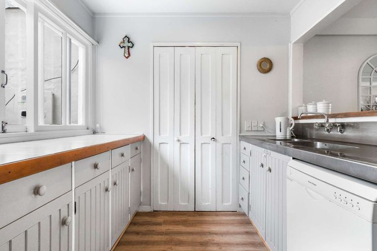 Photo of property in 28 Eleventh Avenue, Tauranga, 3110