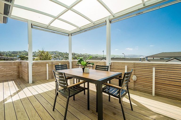 Photo of property in 29 Petherick Crescent, Johnsonville, Wellington, 6037