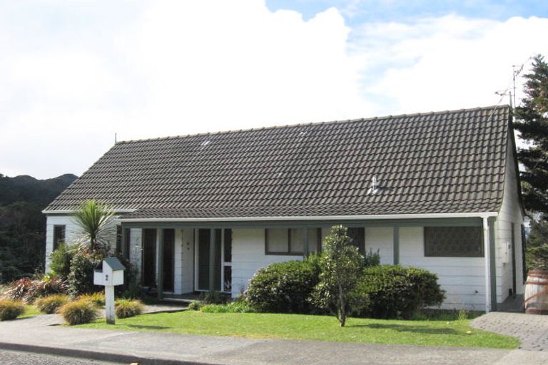Photo of property in 2 Paddington Grove, Karori, Wellington, 6012