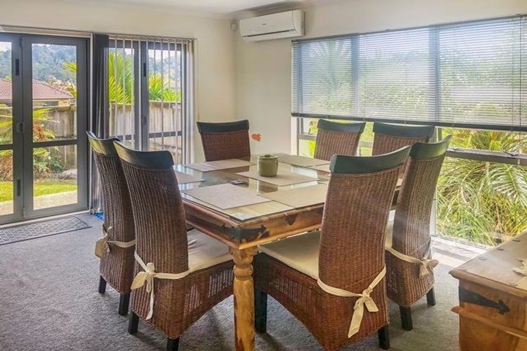 Photo of property in 1 Thomas Hamer Place, Greenhithe, Auckland, 0632