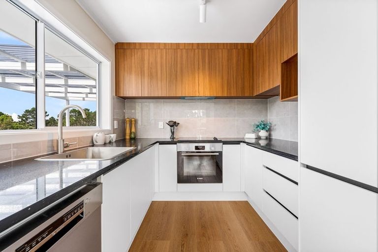 Photo of property in 34 Cyclarama Crescent, Massey, Auckland, 0614