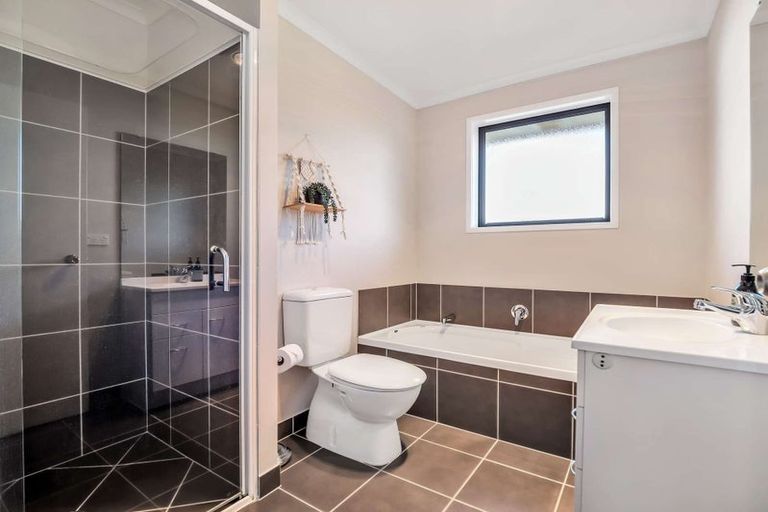 Photo of property in 3a Kaiwaka Road, Waiuku, 2123