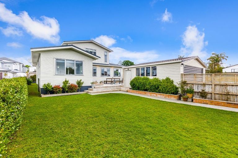 Photo of property in 103a Wharf Road, Te Atatu Peninsula, Auckland, 0610