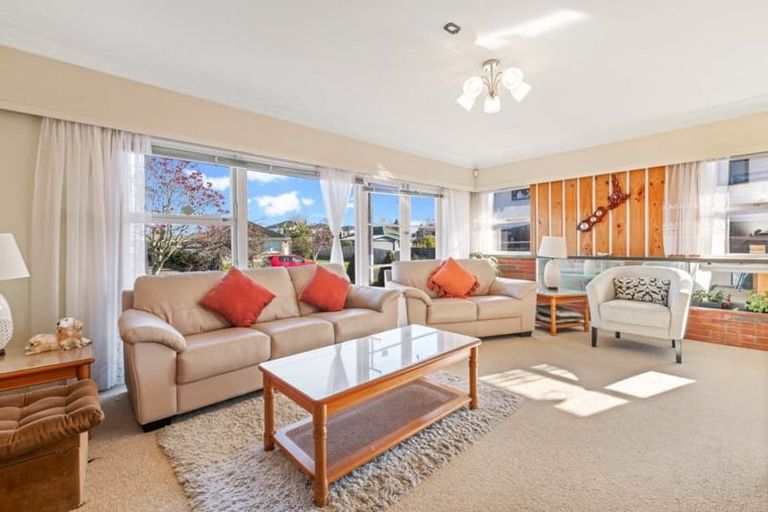 Photo of property in 45 Buckingham Crescent, Manukau, Auckland, 2025