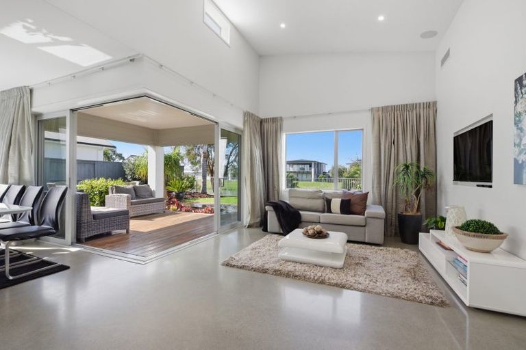 Photo of property in 42 Cassinia Close, Papamoa Beach, Papamoa, 3118