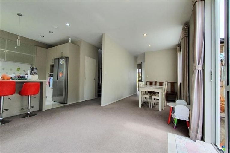 Photo of property in 27 Mulroy Place, Pinehill, Auckland, 0632