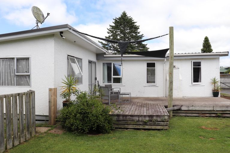 Photo of property in 5 Oak Avenue, Nawton, Hamilton, 3200