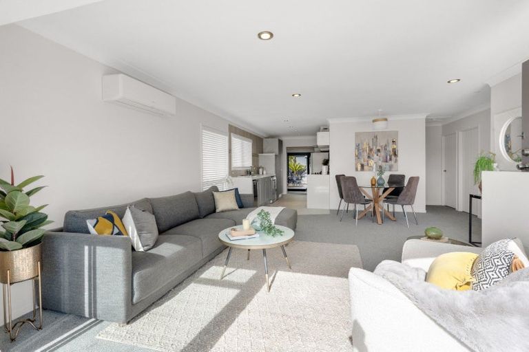 Photo of property in 8 Tuscan Place, Half Moon Bay, Auckland, 2012