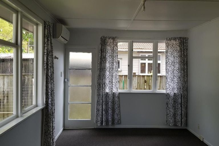 Photo of property in 30a Benge Crescent, Clouston Park, Upper Hutt, 5018