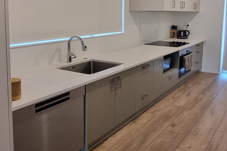 Photo of property in 19 Kaimai Avenue, Massey, Auckland, 0614