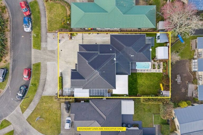 Photo of property in 14 Kahika Grove, Huapai, Kumeu, 0810
