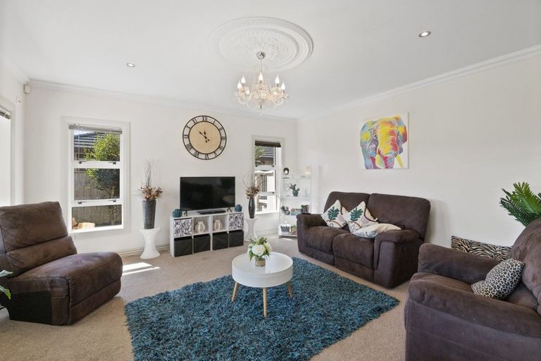 Photo of property in 15 Okarito Avenue, Levin, 5510