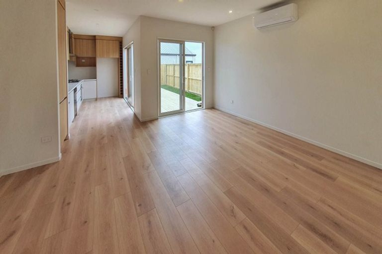 Photo of property in 22 Puhikawa Street, Massey, Auckland, 0614