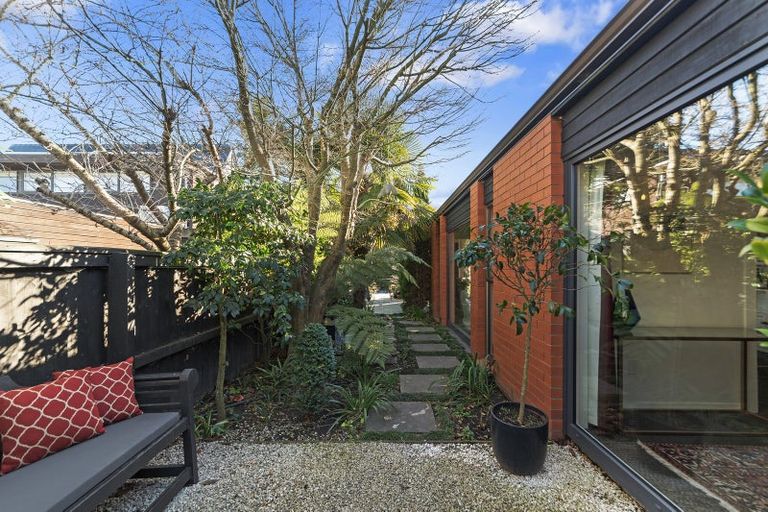 Photo of property in 2/62 Murray Place, St Albans, Christchurch, 8014