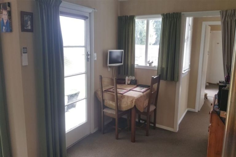 Photo of property in 12 Eaton Street, Waimate, 7924