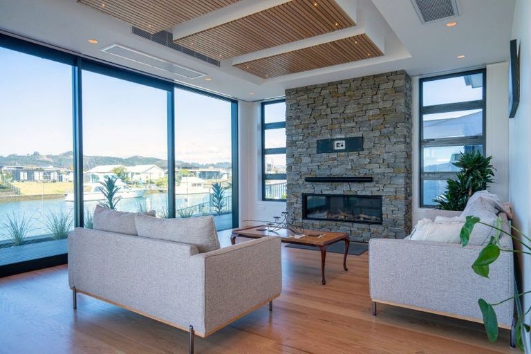 Photo of property in 33 Awatea Drive, Whitianga, 3510