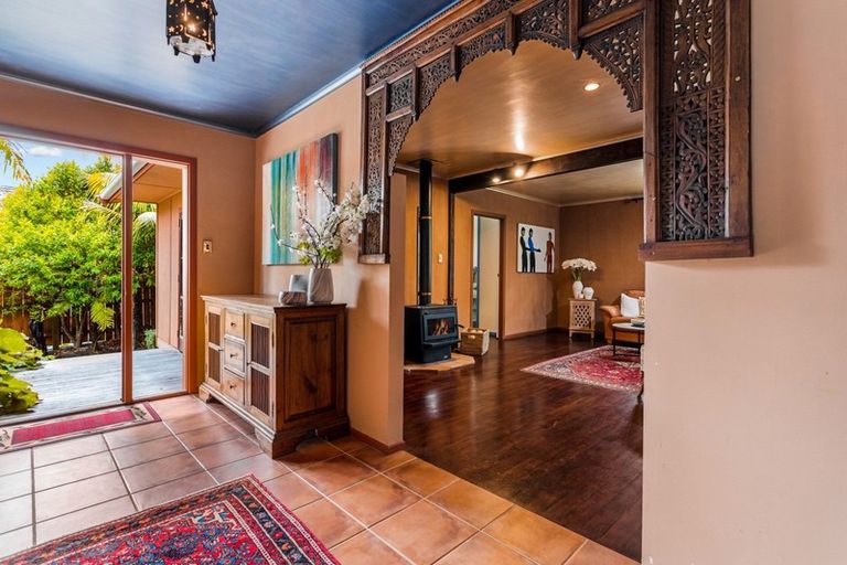 Photo of property in 31 Outlook Road, Greenhithe, Auckland, 0632