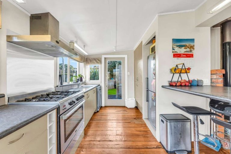 Photo of property in 57 Carlton Avenue, Gonville, Whanganui, 4501