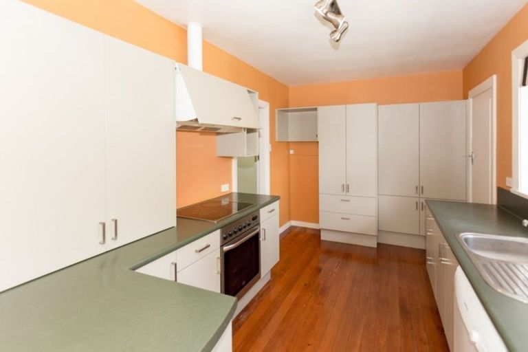 Photo of property in 22 Centaurus Road, Cashmere, Christchurch, 8022