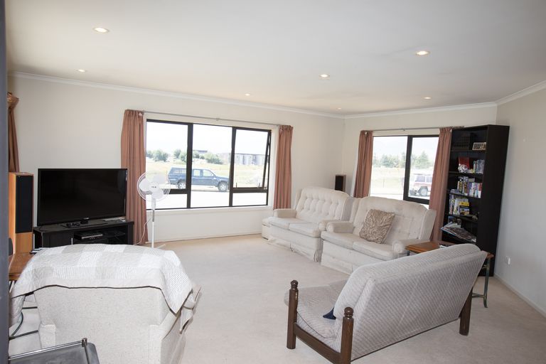 Photo of property in 33 D'archiac Drive, Lake Tekapo, 7999