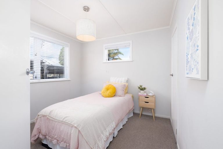 Photo of property in 8a Grande Vue Road, Papatoetoe, Auckland, 2025