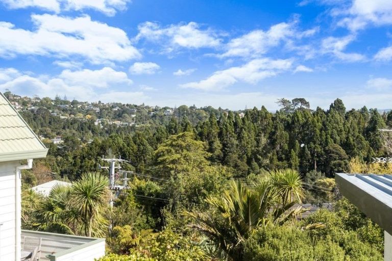 Photo of property in 2/10 Coroglen Avenue, Birkenhead, Auckland, 0626