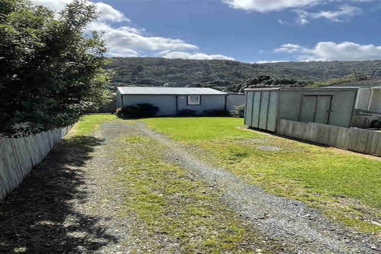 Photo of property in 1 Weranui Road, Waiwera, Orewa, 0994