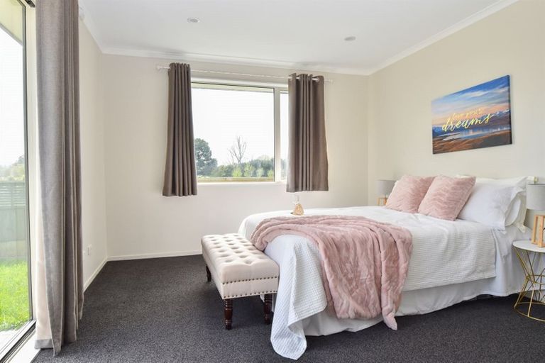 Photo of property in 14 Hehan Close, Cambridge, 3434