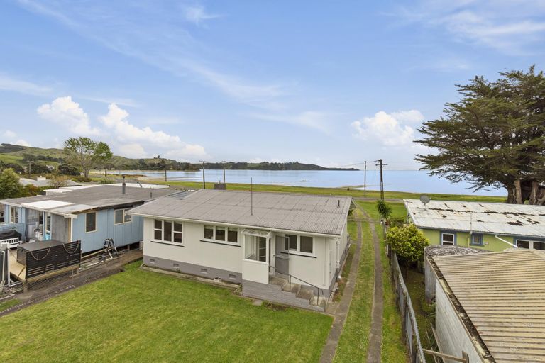 Photo of property in 13 Kawakawa Bay Coast Road, Kawakawa Bay, Papakura, 2585