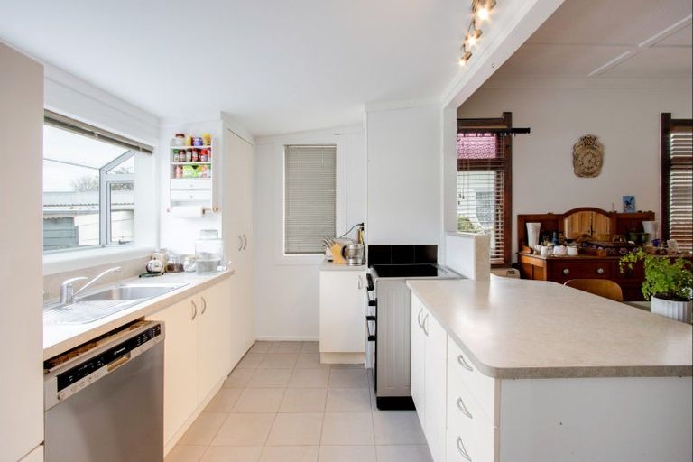 Photo of property in 10 Creagh Street, Te Awa, Napier, 4110