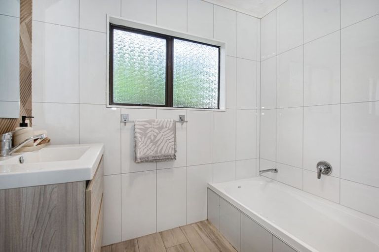 Photo of property in 56 Raumati Crescent, Onerahi, Whangarei, 0110