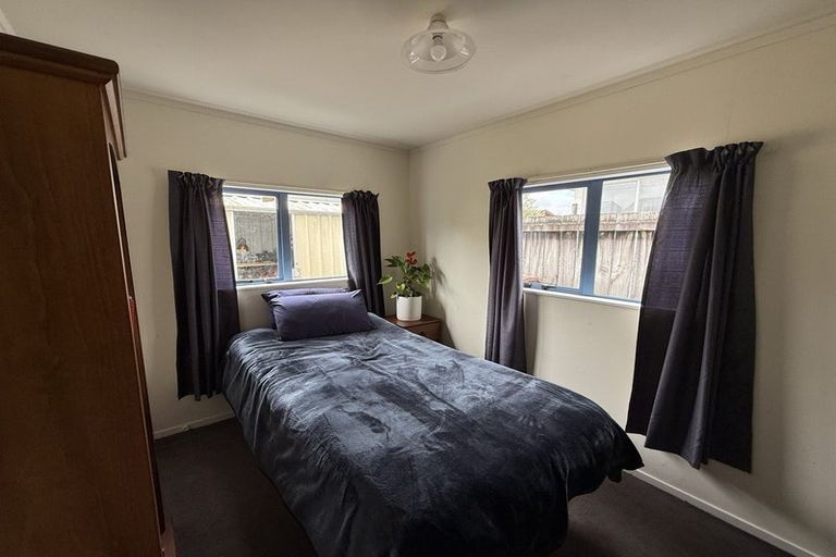 Photo of property in 2 Parma Place, Henderson, Auckland, 0612