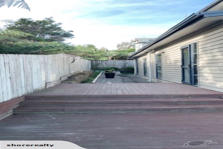 Photo of property in 21 Zara Court, Windsor Park, Auckland, 0632