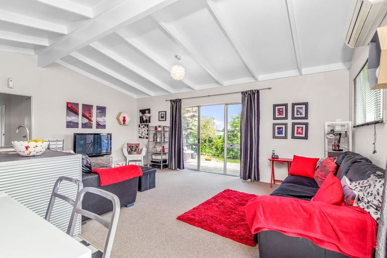 Photo of property in 21 Cypress Place, Owhata, Rotorua, 3010