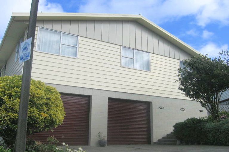 Photo of property in 87 Tirohanga Road, Tirohanga, Lower Hutt, 5010
