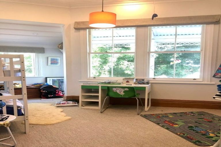 Photo of property in 19 Huapai Street, Onehunga, Auckland, 1061