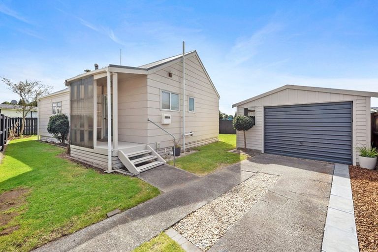 Photo of property in 24 Garland Drive, St Andrews, Hamilton, 3200