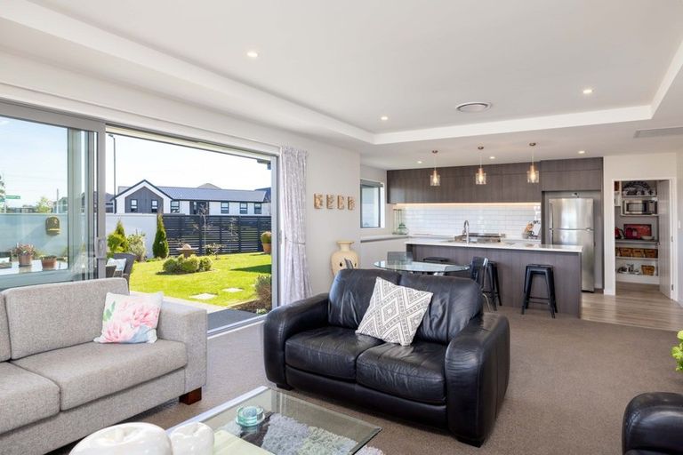 Photo of property in 36 Chatsworth Avenue, Rangiora, 7400