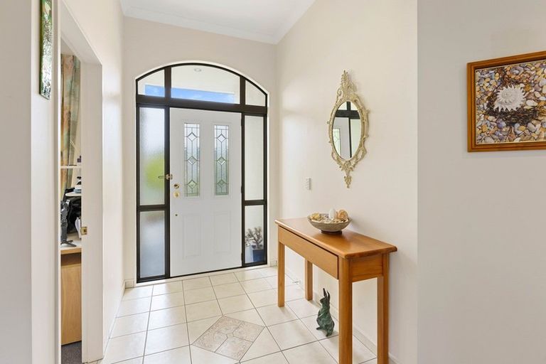 Photo of property in 166 Milne Drive, Paraparaumu, 5032