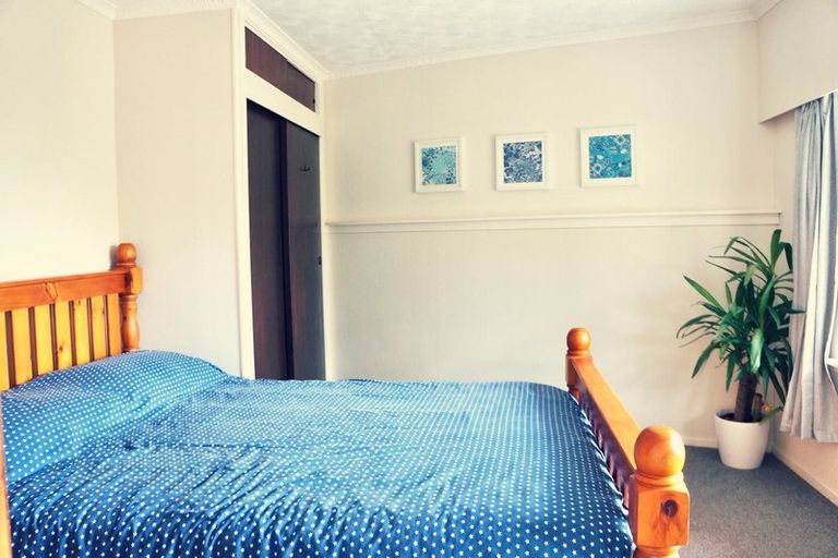 Photo of property in 35 Montgomery Avenue, Rothesay Bay, Auckland, 0630