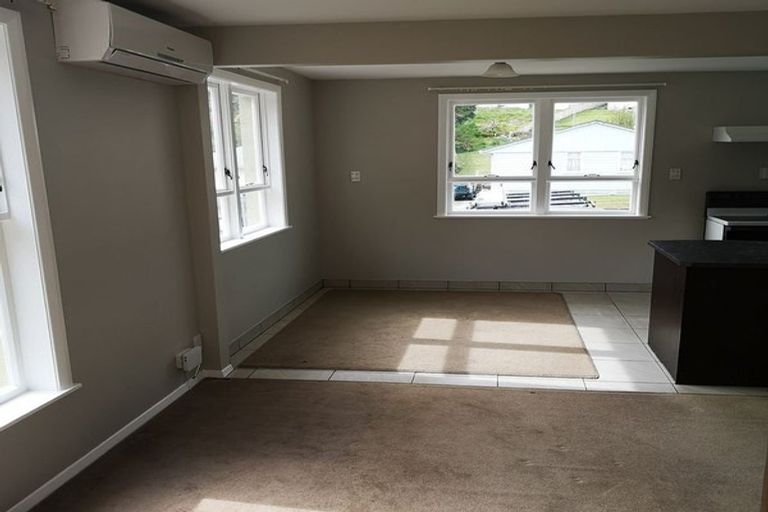 Photo of property in 187 Sievers Grove, Cannons Creek, Porirua, 5024