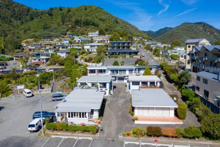 Photo of property in 1/29 Waikawa Road, Picton, 7220