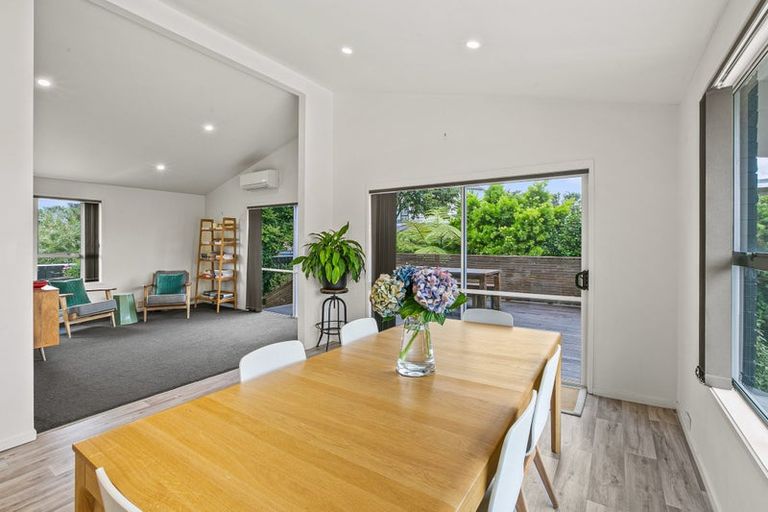 Photo of property in 3 La Salle Drive, Westown, New Plymouth, 4310